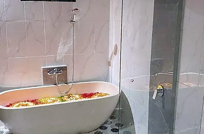 Hotel Mirah 2*