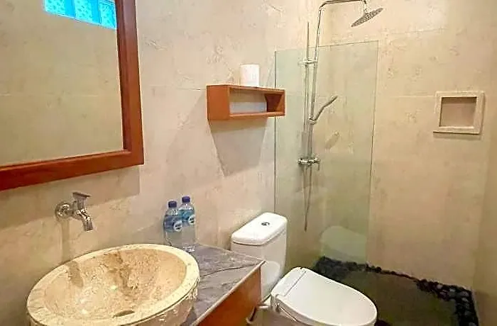 Hotel Mirah 2*
