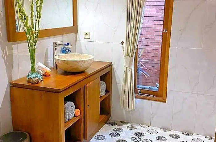 Mirah Hotel 2*